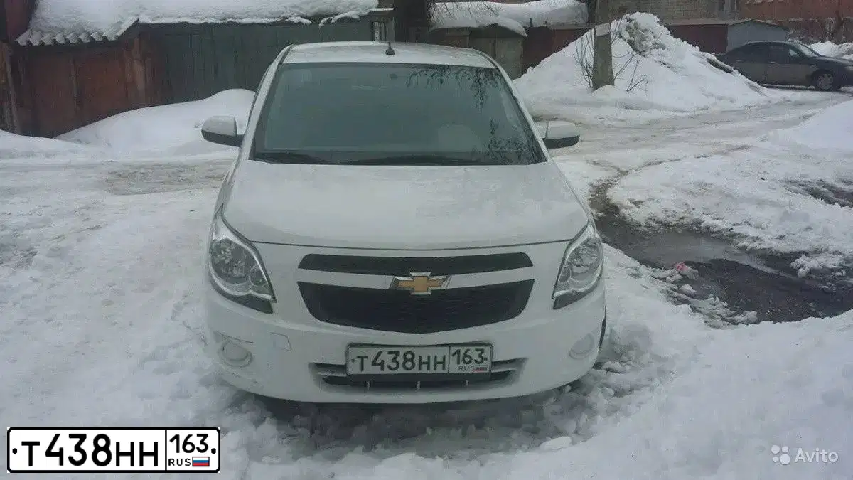 Фото автомобиля CHEVROLET COBALT, 2013 — госномер Т438НН163. Цвет: Белый
