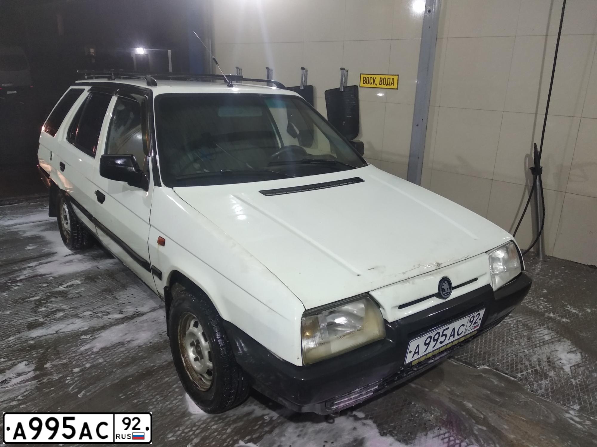 Фото автомобиля ШКОДА ФОРМАН, 1994 — госномер М657СА82. Цвет: Белый