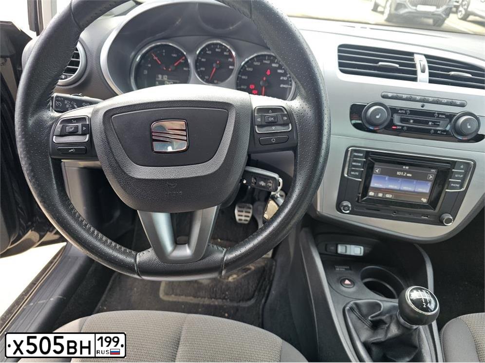 Фото автомобиля SEAT LEON, 2011 — госномер Е049УО797