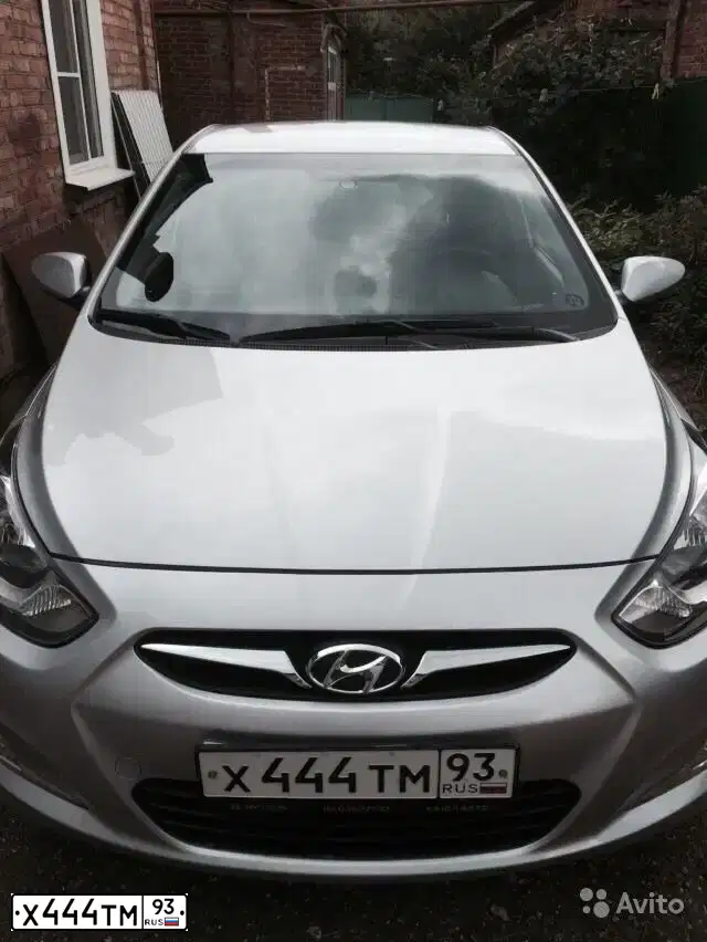 Фото автомобиля HYUNDAI SOLARIS, 2011 — госномер Х444ТМ93. Цвет: СЕРЕБРИСТЫЙ