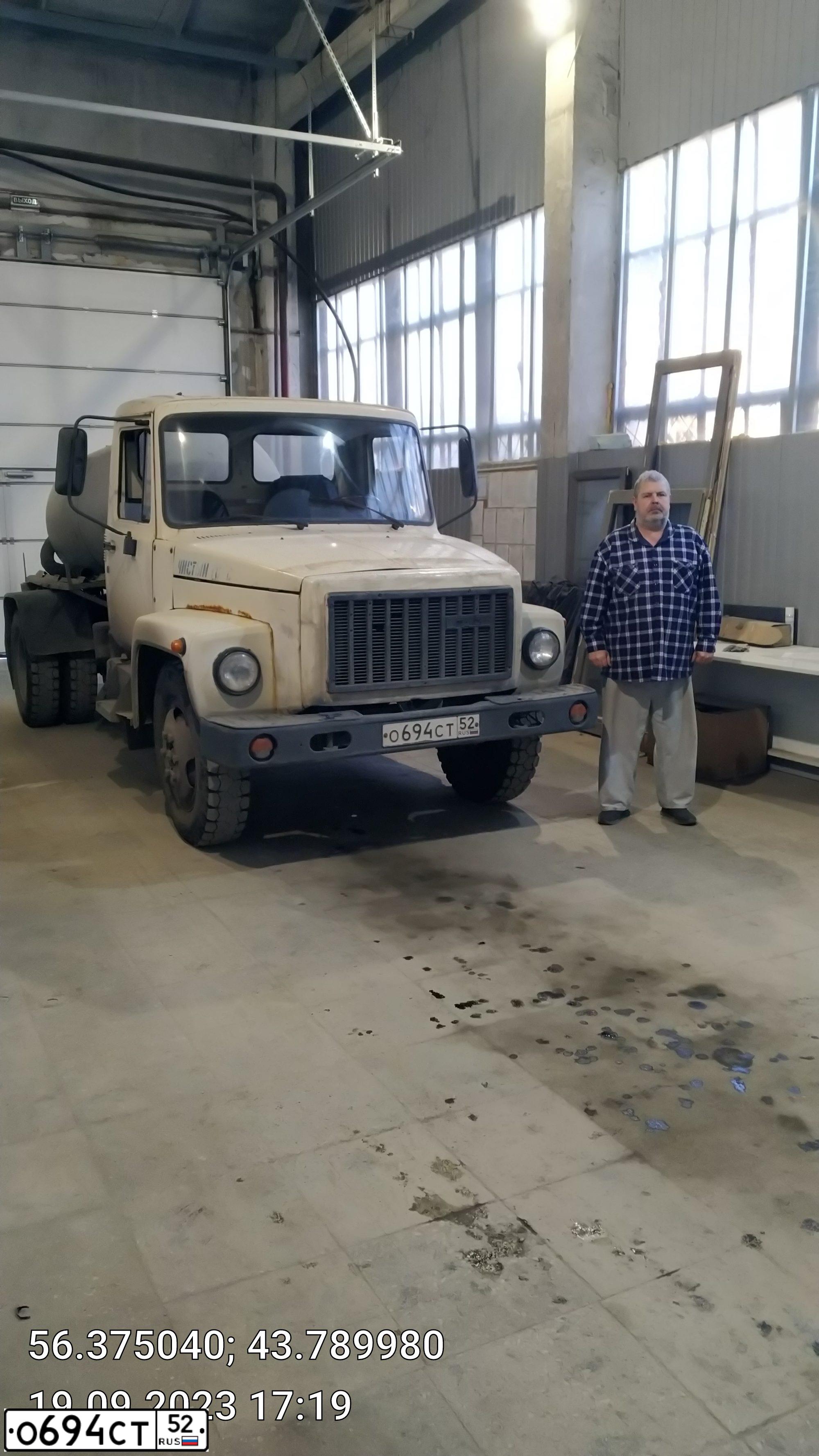 Фото автомобиля GAZ 3307, 1993 — госномер О694СТ52. Цвет: ТЕМНО-БЕЖЕВЫЙ