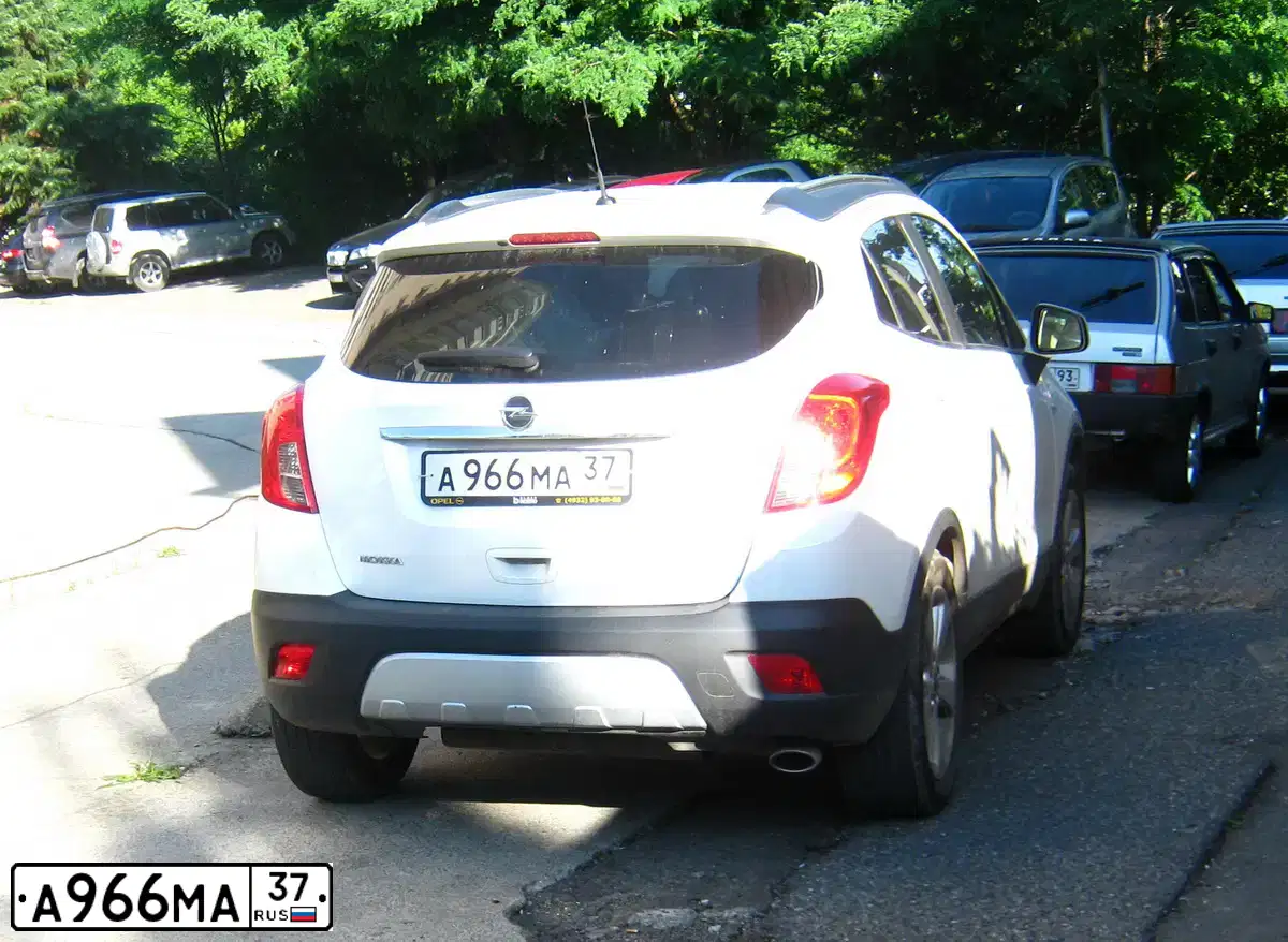 Фото автомобиля OPEL MOKKA, 2013 — госномер А966МА37. Цвет: БЕЛЫЙ