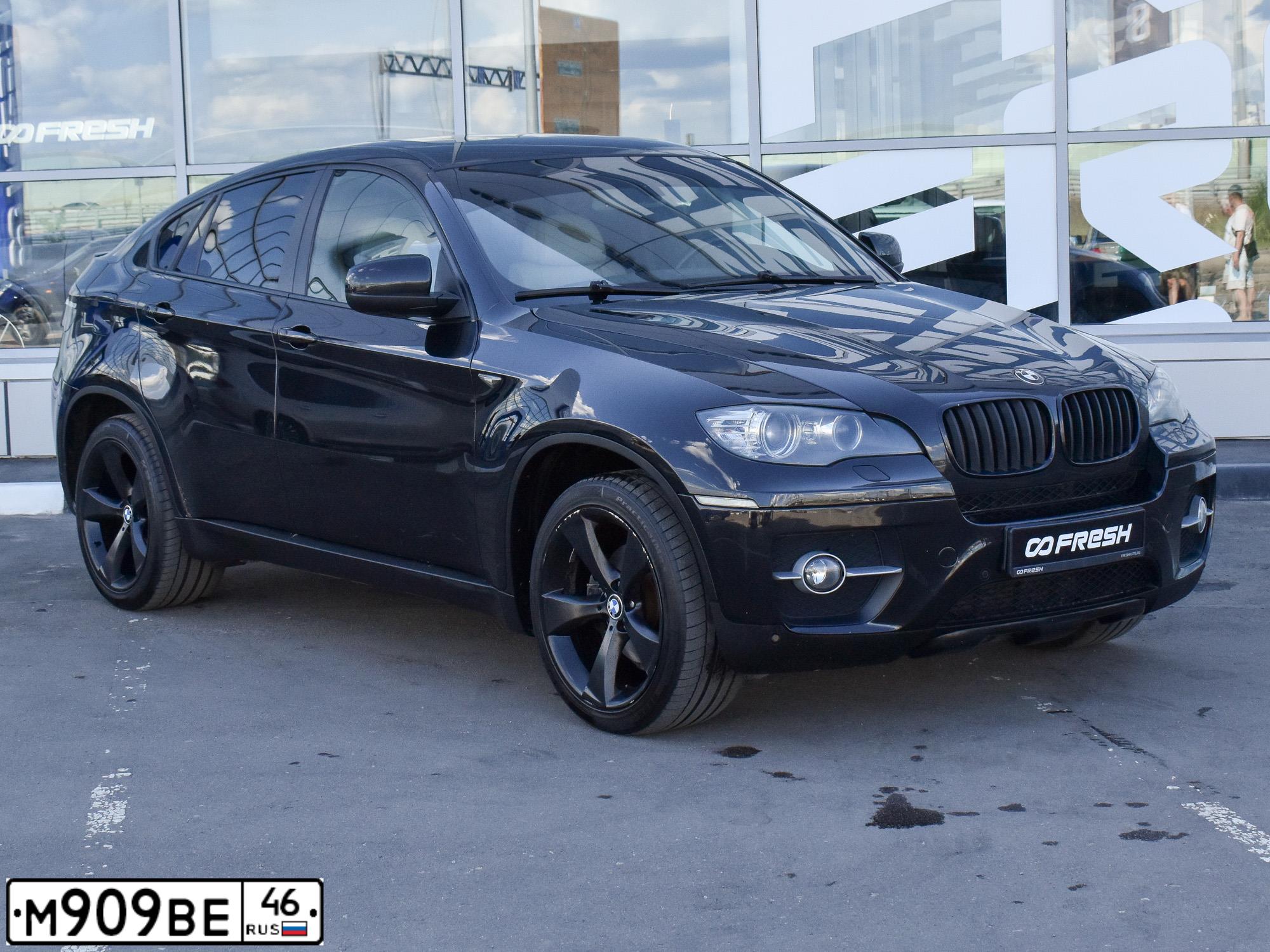Фото автомобиля BMW X6, 2011 — госномер У800НР31. Цвет: ЧЕРНЫЙ