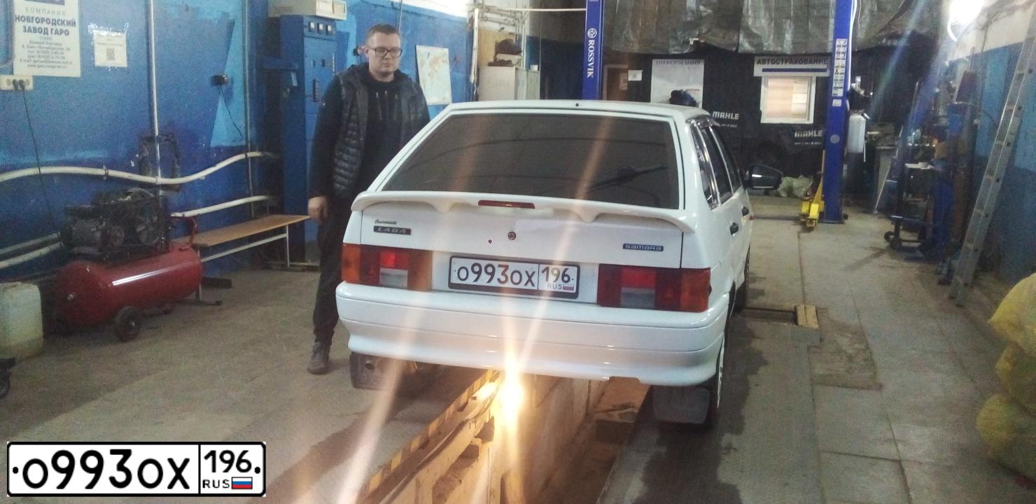 Фото автомобиля LADA 2114 SAMARA, 2011 — госномер О993ОХ196. Цвет: Белый