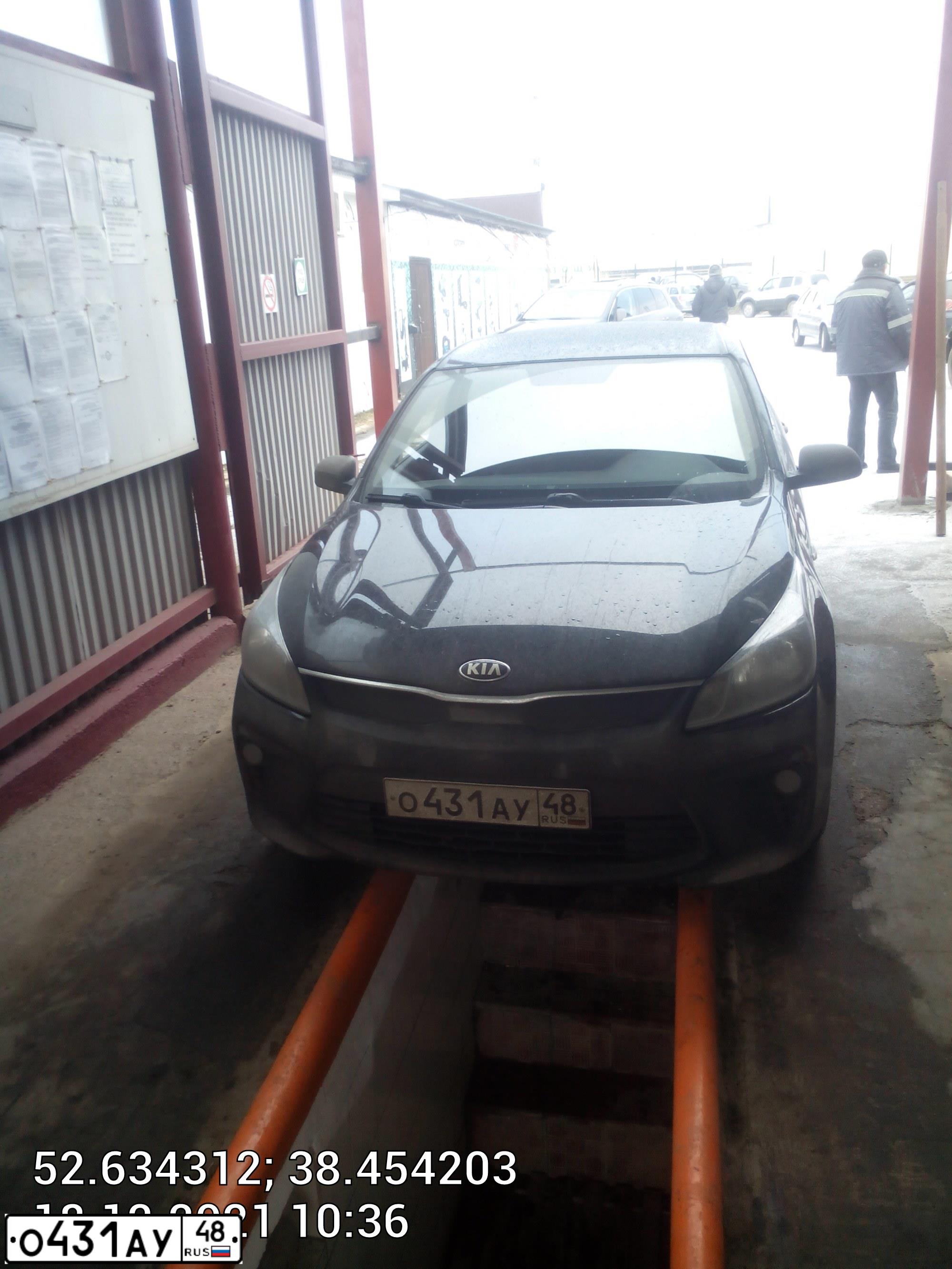 Фото автомобиля KIA RIO, 2017 — госномер О431АУ48. Цвет: ЧЕРНЫЙ