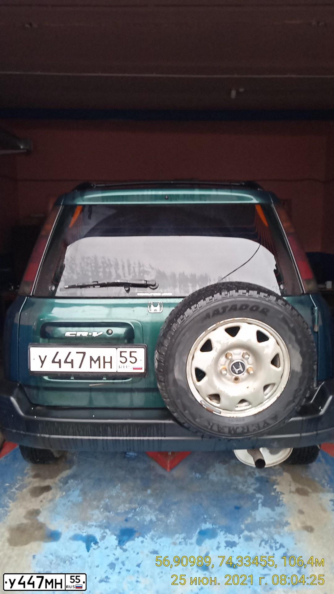 Фото автомобиля HONDA CR-V, 2000 — госномер Х284СН55. Цвет: Темно-зеленый