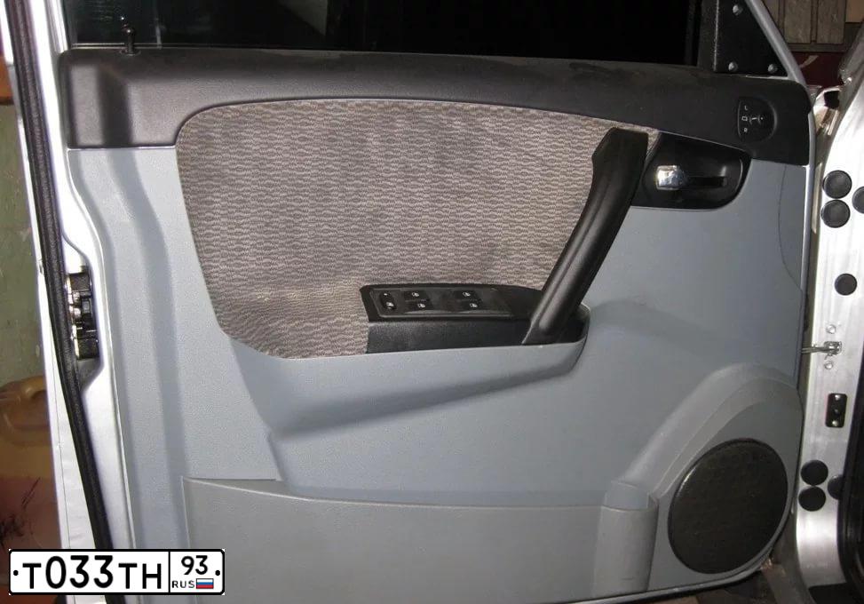 Фото автомобиля GAZ Z 3110 WOLGA, 2007 — госномер Т033ТН93. Цвет: СЕРЕБРИСТЫЙ