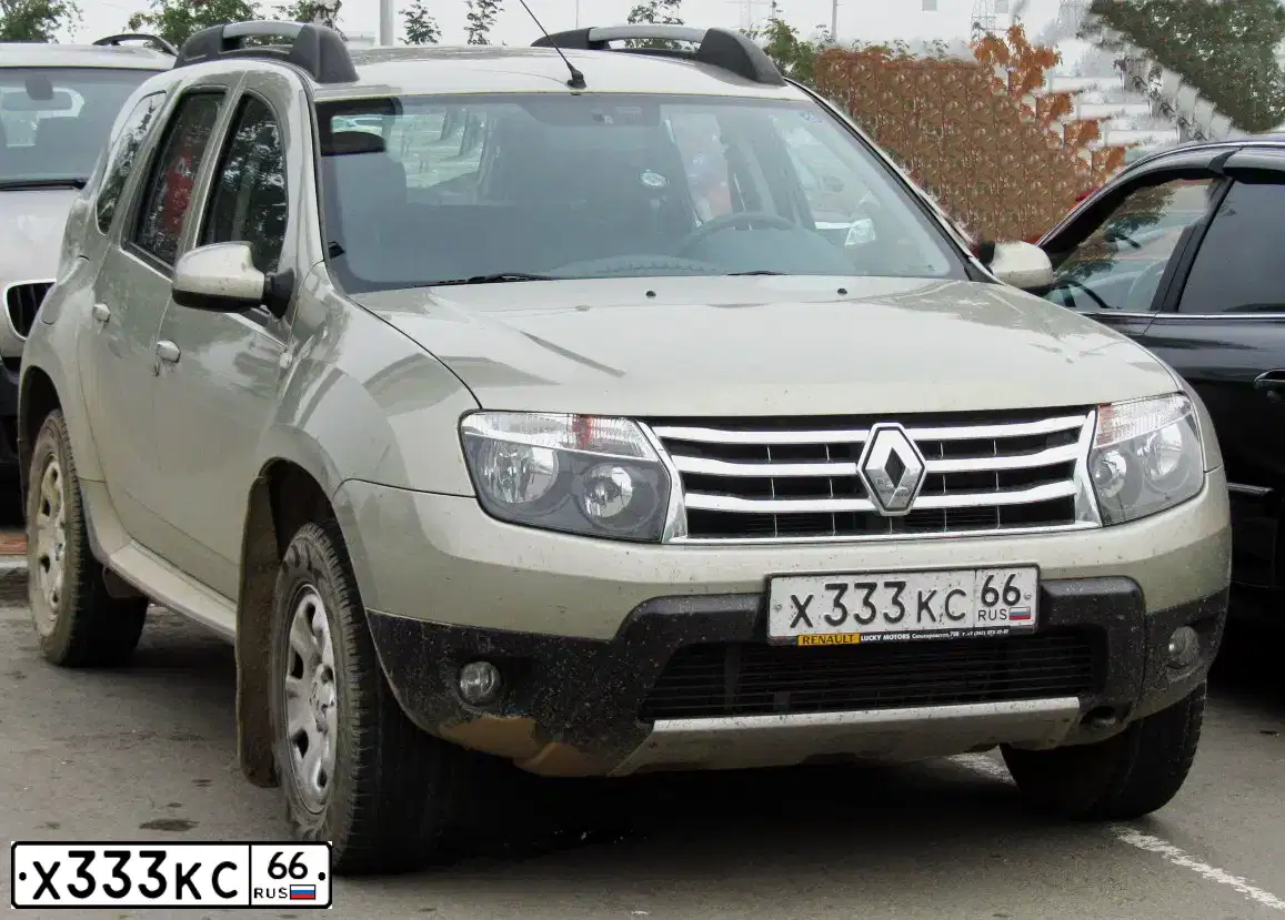 Фото автомобиля RENAULT DUSTER, 2012 — госномер Х333КС66. Цвет: БЕЖЕВЫЙ