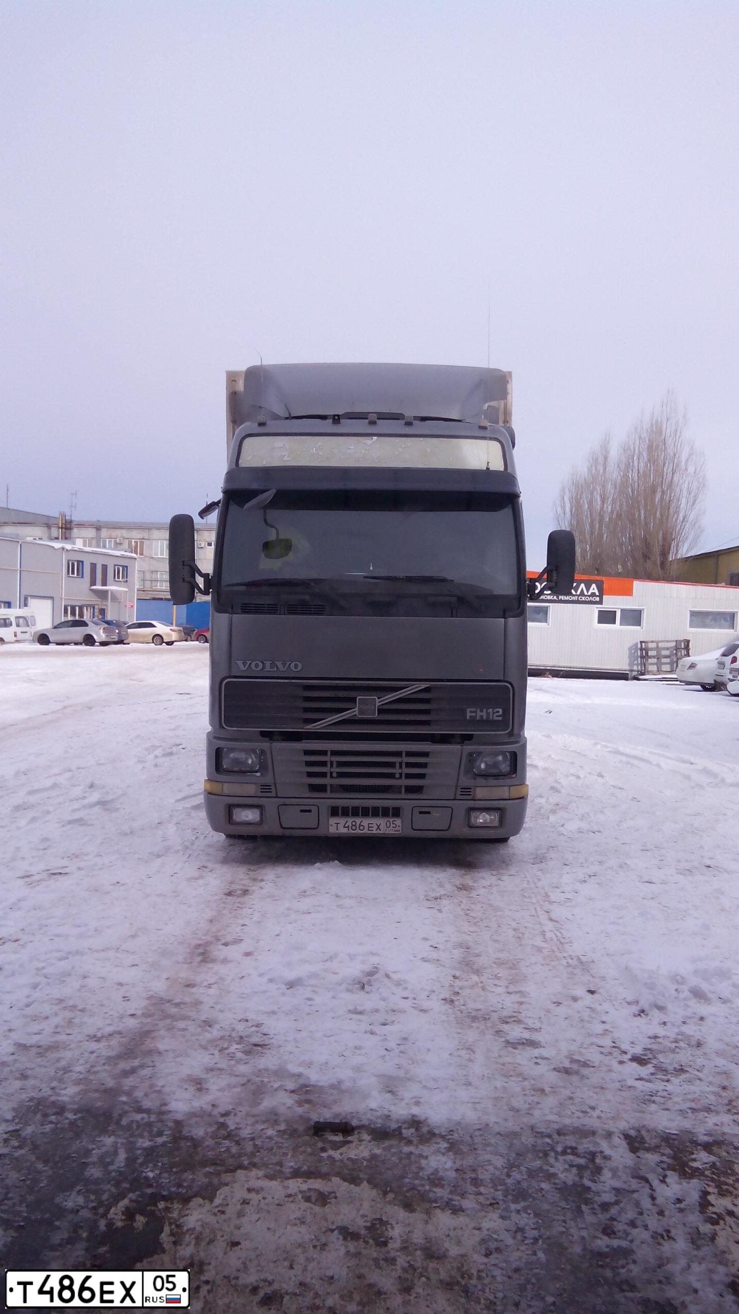 Фото автомобиля VOLVO SERIE FH /6X2/, 1996 — госномер М238АС126. Цвет: КВАРЦ