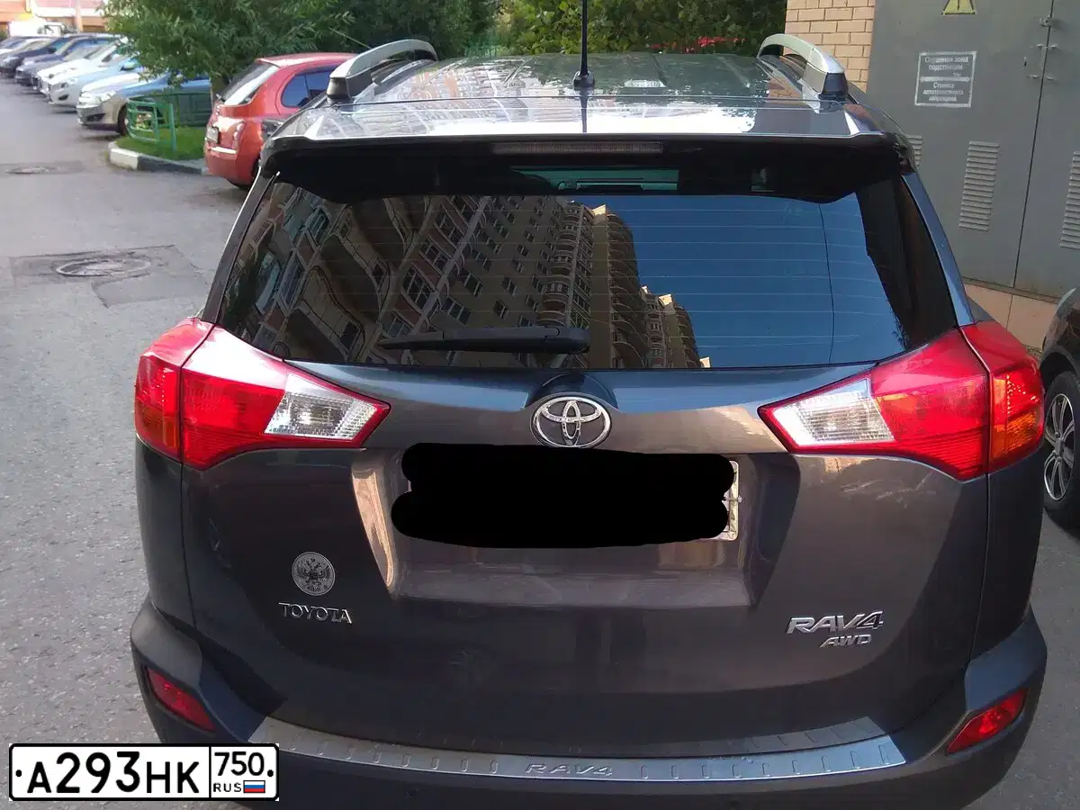 Фото автомобиля ТОЙОТА RAV4, 2013 — госномер К266МУ136. Цвет: СЕРЫЙ