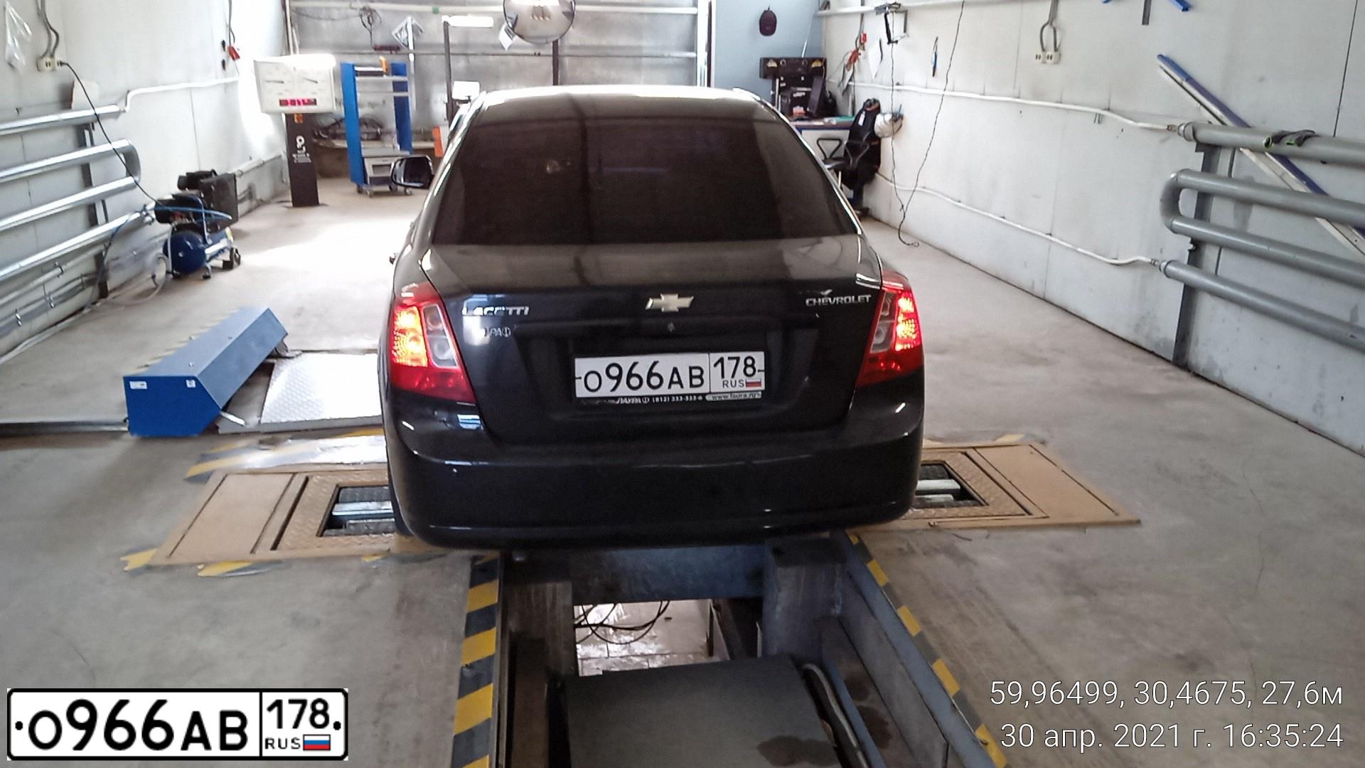 Фото автомобиля CHEVROLET LACETTI, 2010 — госномер О966АВ178. Цвет: ЧЕРНЫЙ