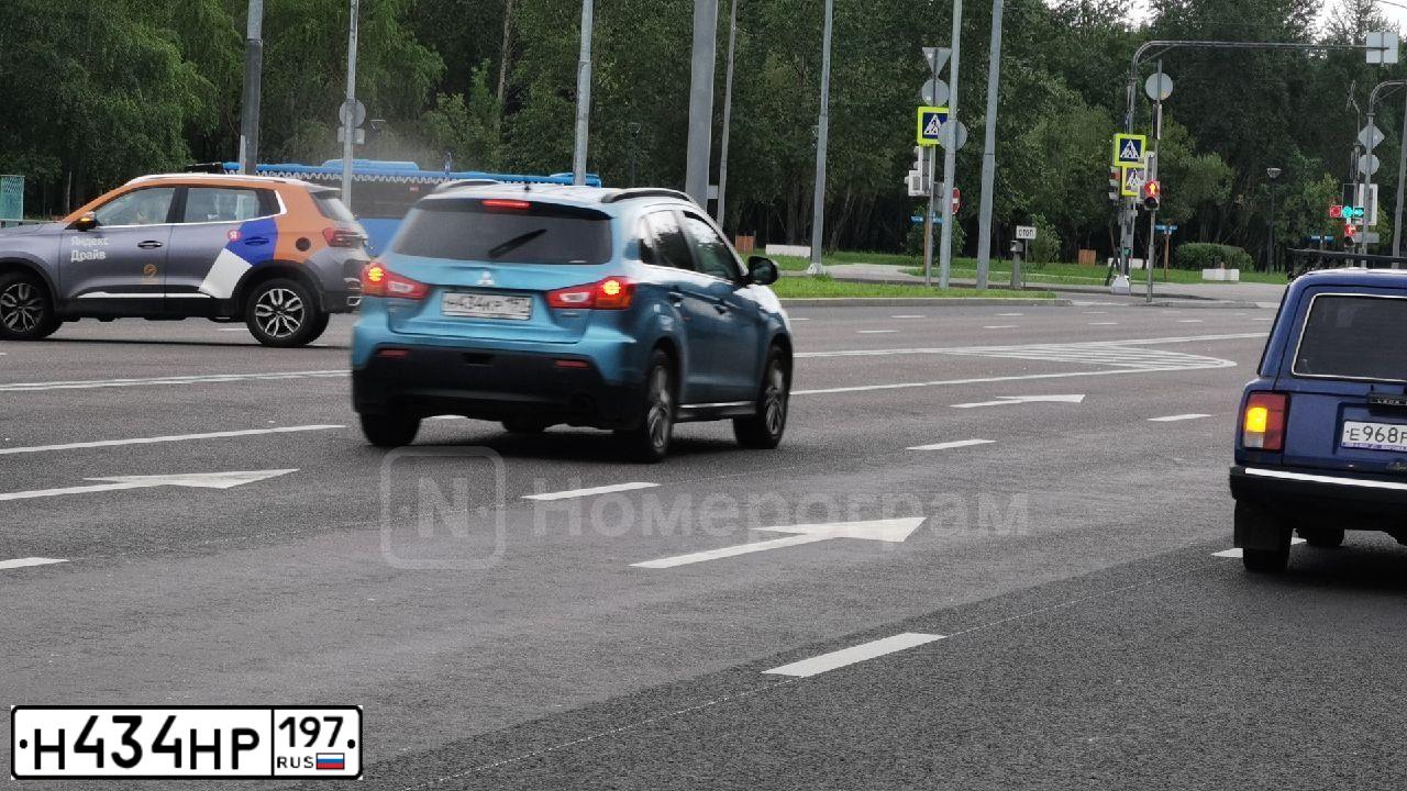 Фото автомобиля NISSAN TEANA, 2011 — госномер У393ВМ550. Цвет: ЧЕРНЫЙ