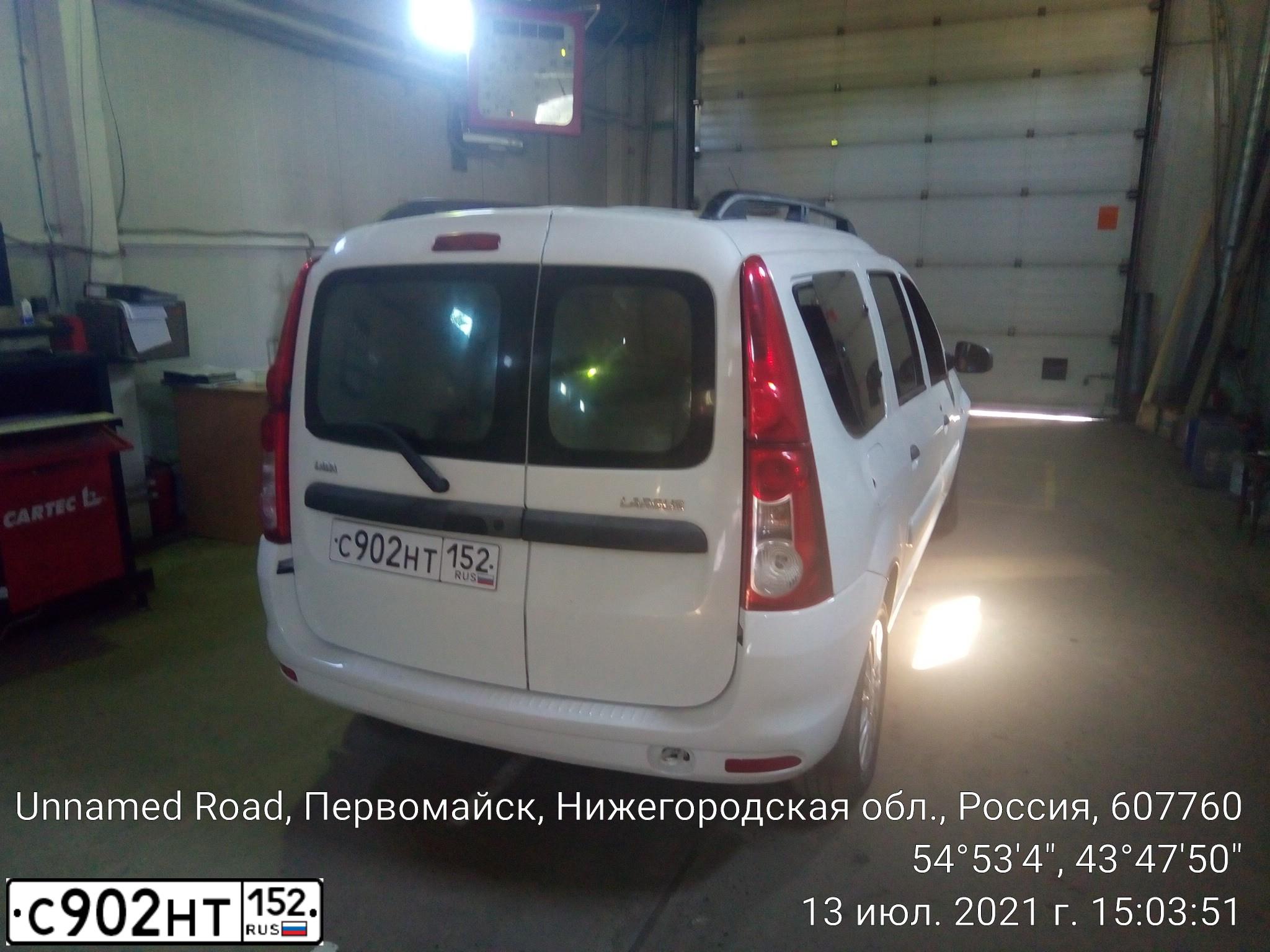 Фото автомобиля LADA LARGUS, 2013 — госномер С902НТ152. Цвет: БЕЛЫЙ