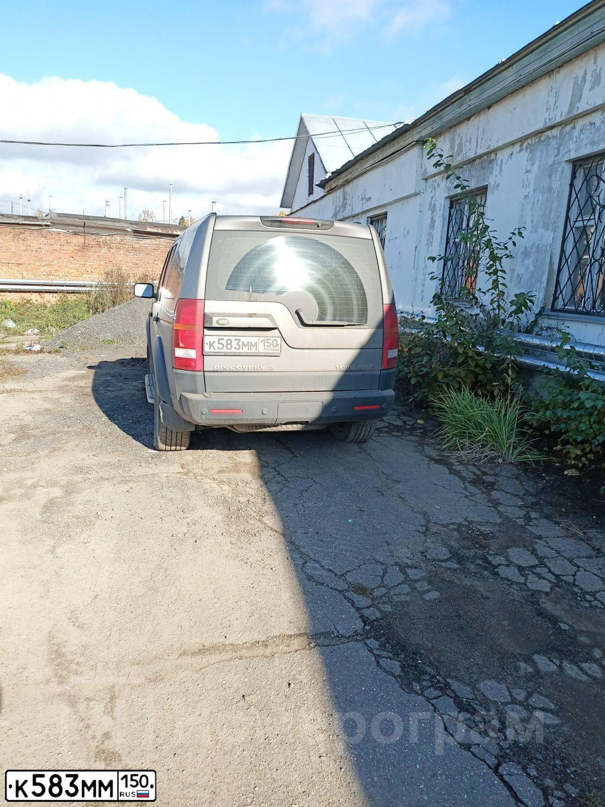 Фото автомобиля LANDROVER DISCOVERY, 2008 — госномер К583ММ150. Цвет: СЕРЫЙ ТЕМНЫЙ