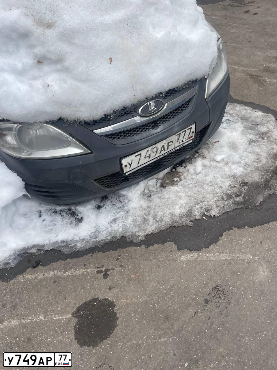 Фото автомобиля TOYOTA PRIUS, 2008 — госномер У749АР77. Цвет: ЗЕЛЕНЫЙ