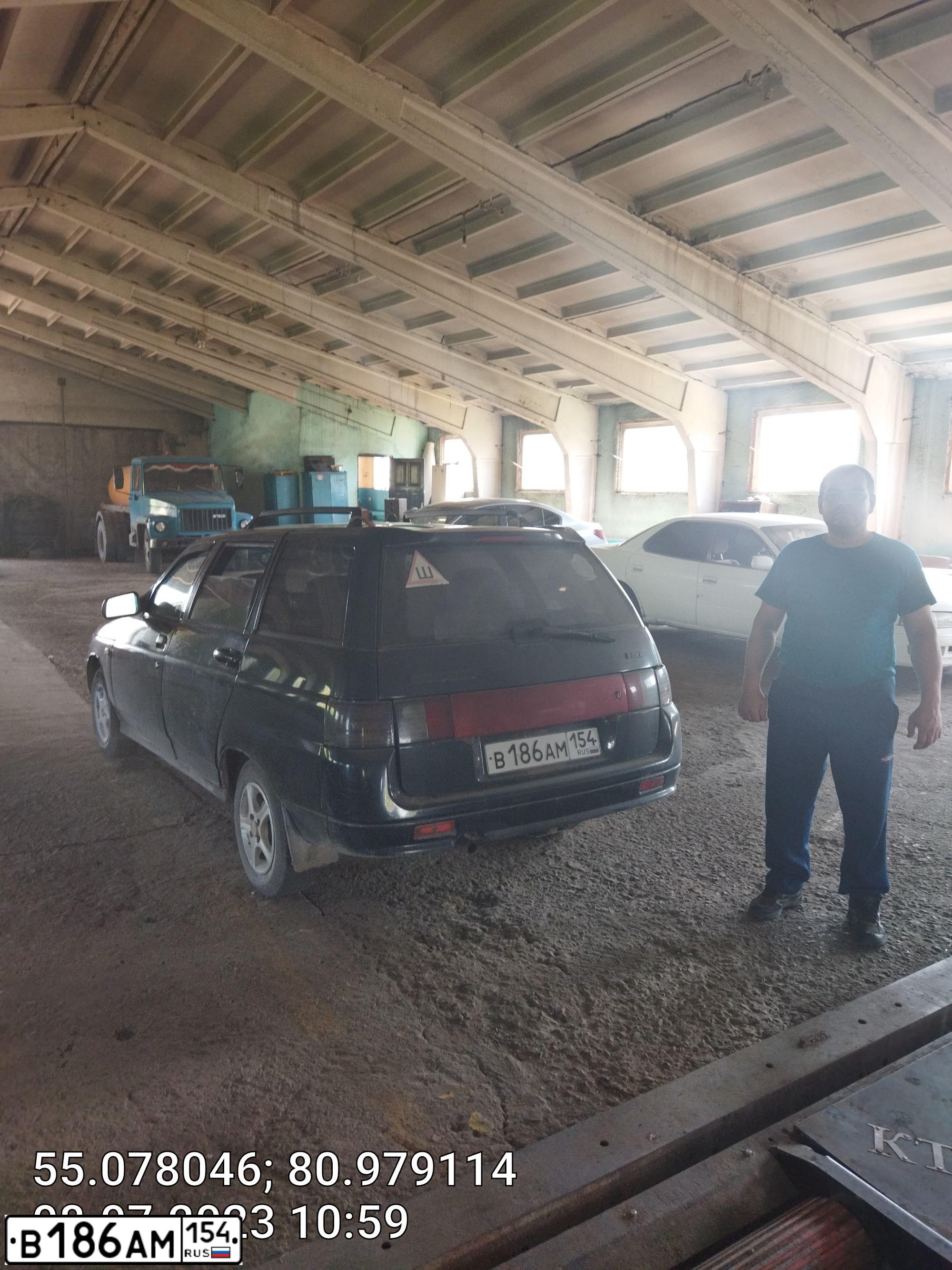 Фото автомобиля LADA 2111, 2004 — госномер В186АМ154. Цвет: ГРАФИТОВЫЙ МЕТАЛЛИК