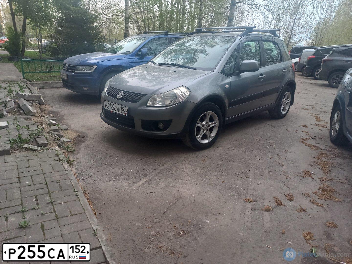 Фото автомобиля SUZUKI SX 4, 2010 — госномер Р255СА152. Цвет: СЕРЫЙ
