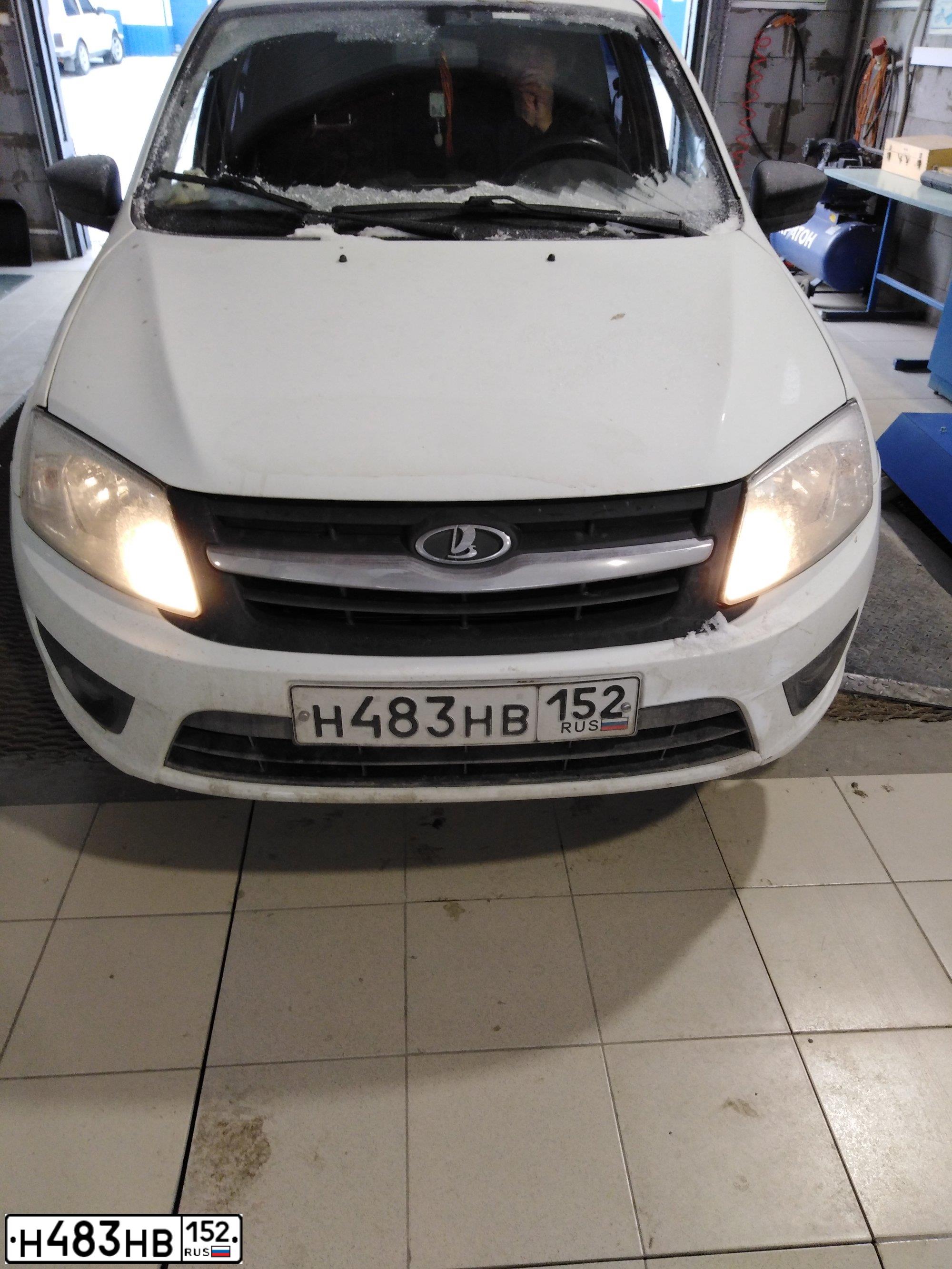 Фото автомобиля LADA 2191 GRANTA, 2014 — госномер Т726ЕХ196. Цвет: Белый