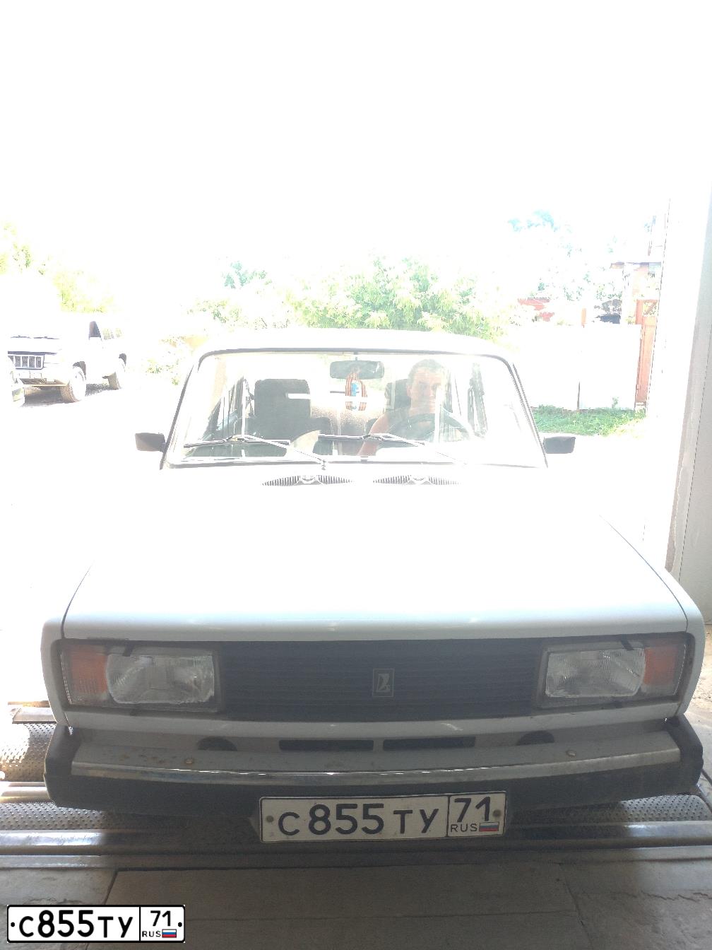 Фото автомобиля LADA 2105 LADA, 2005 — госномер С855ТУ71. Цвет: ЯРКО-БЕЛЫЙ