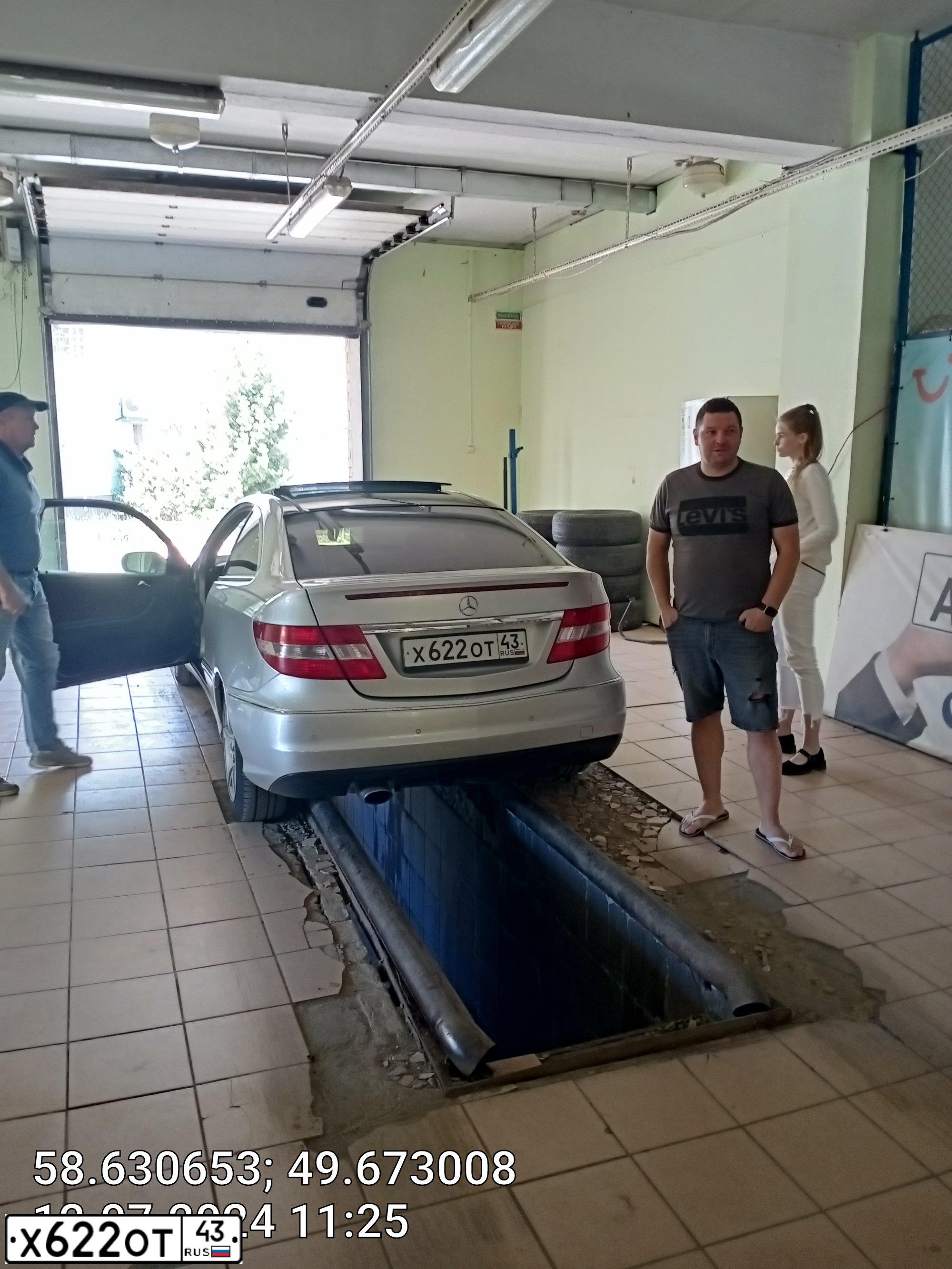 Фото автомобиля MERCEDES C-KLASSE, 2008 — госномер Х622ОТ43. Цвет: СЕРЕБРИСТЫЙ