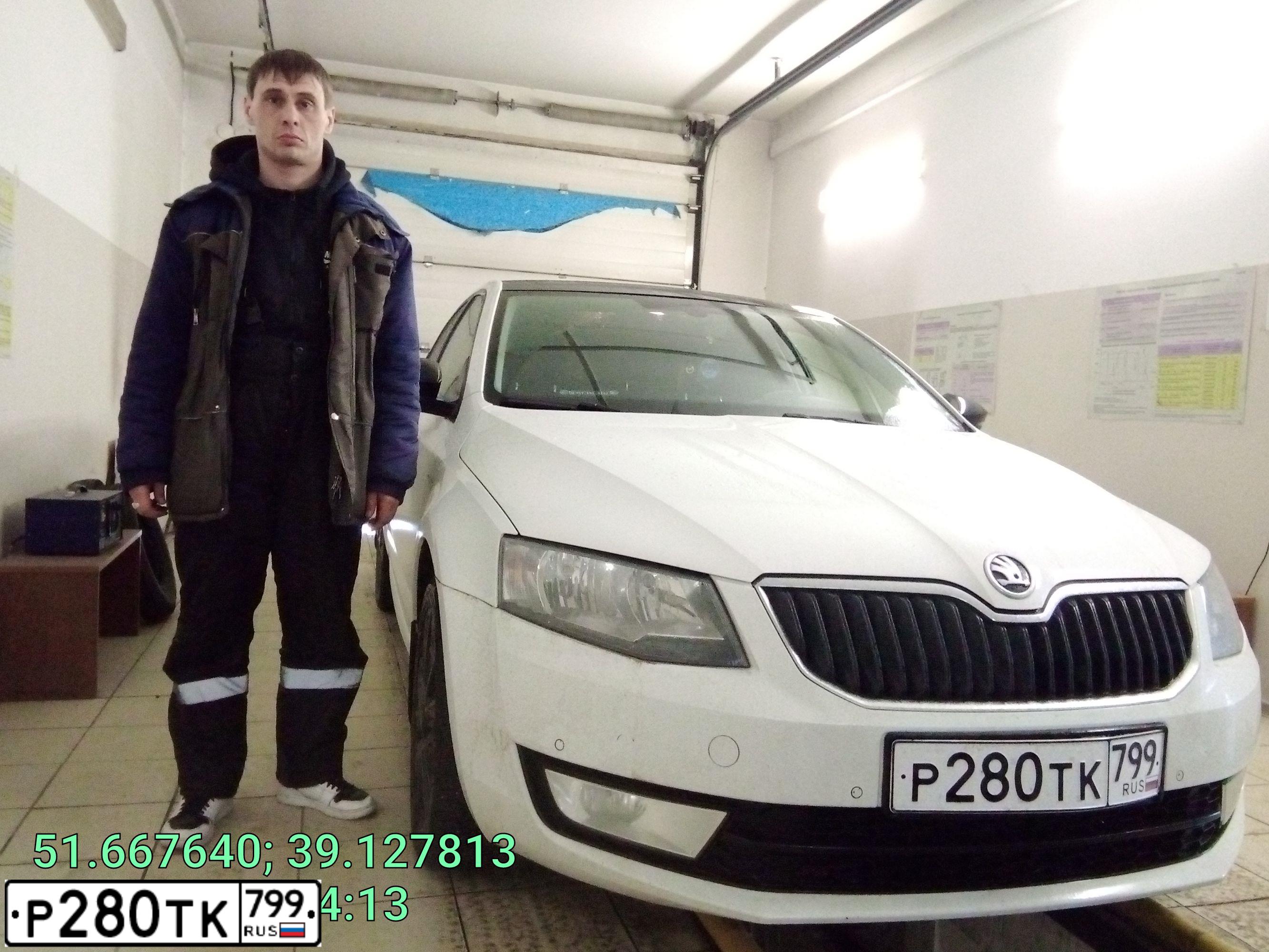 Фото автомобиля SKODA OCTAVIA, 2016 — госномер Р280ТК799. Цвет: Белый