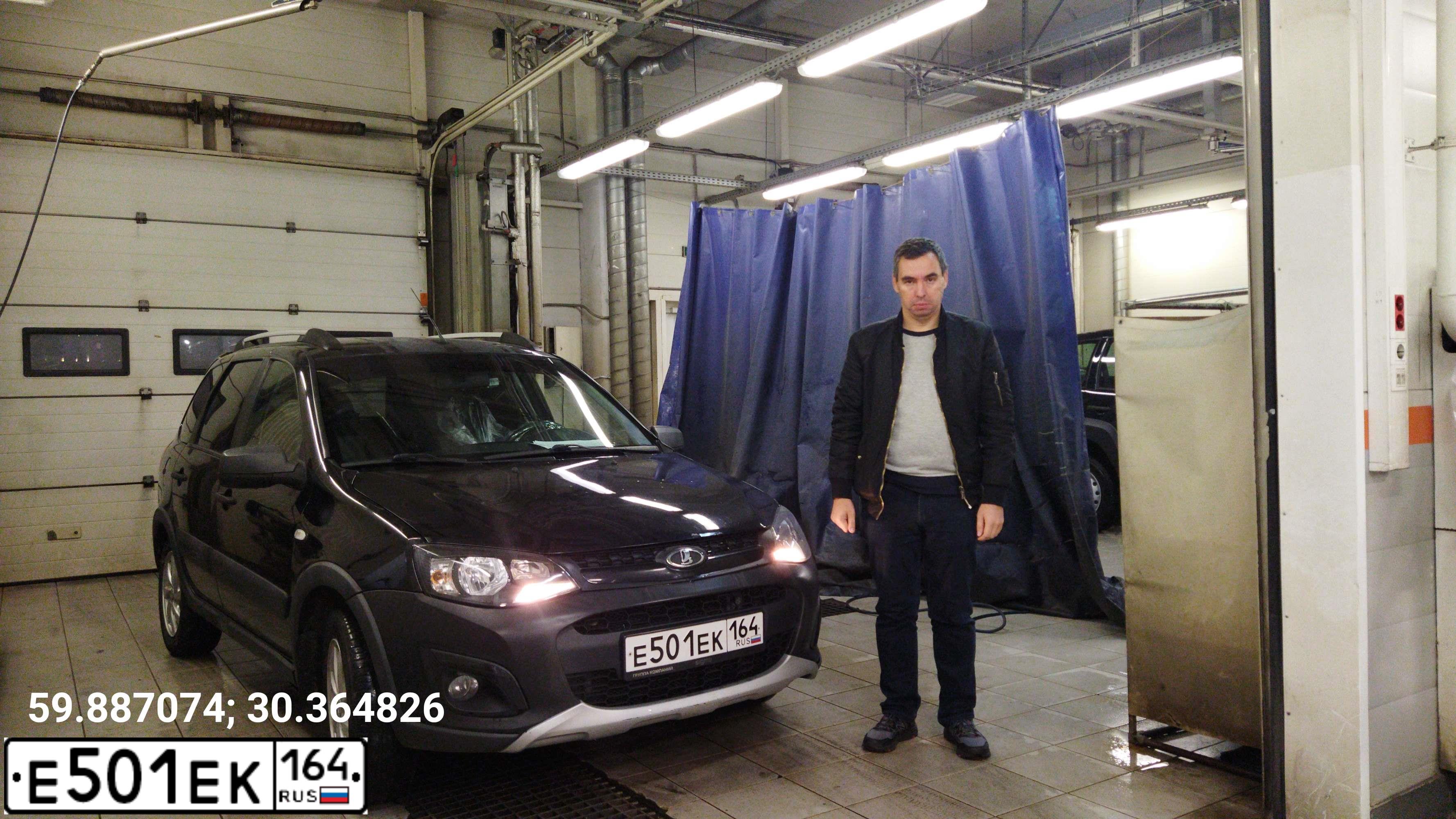 Фото автомобиля LADA 2194 KALINA, 2016 — госномер Е450ВЕ147. Цвет: ЧЕРНЫЙ