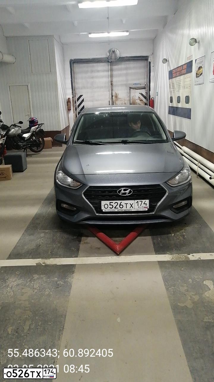 Фото автомобиля HYUNDAI SOLARIS, 2017 — госномер М532КО774. Цвет: Серый
