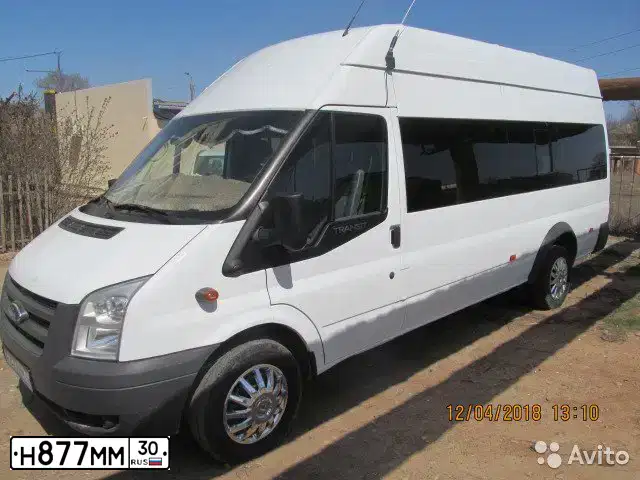 Фото автомобиля FORD TRANSIT, 2011 — госномер Р437ОВ30. Цвет: Белый