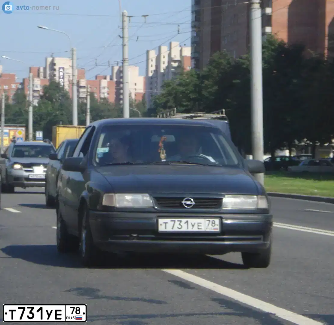 Фото автомобиля OPEL VECTRA, 1993 — госномер К244ВО47. Цвет: синий
