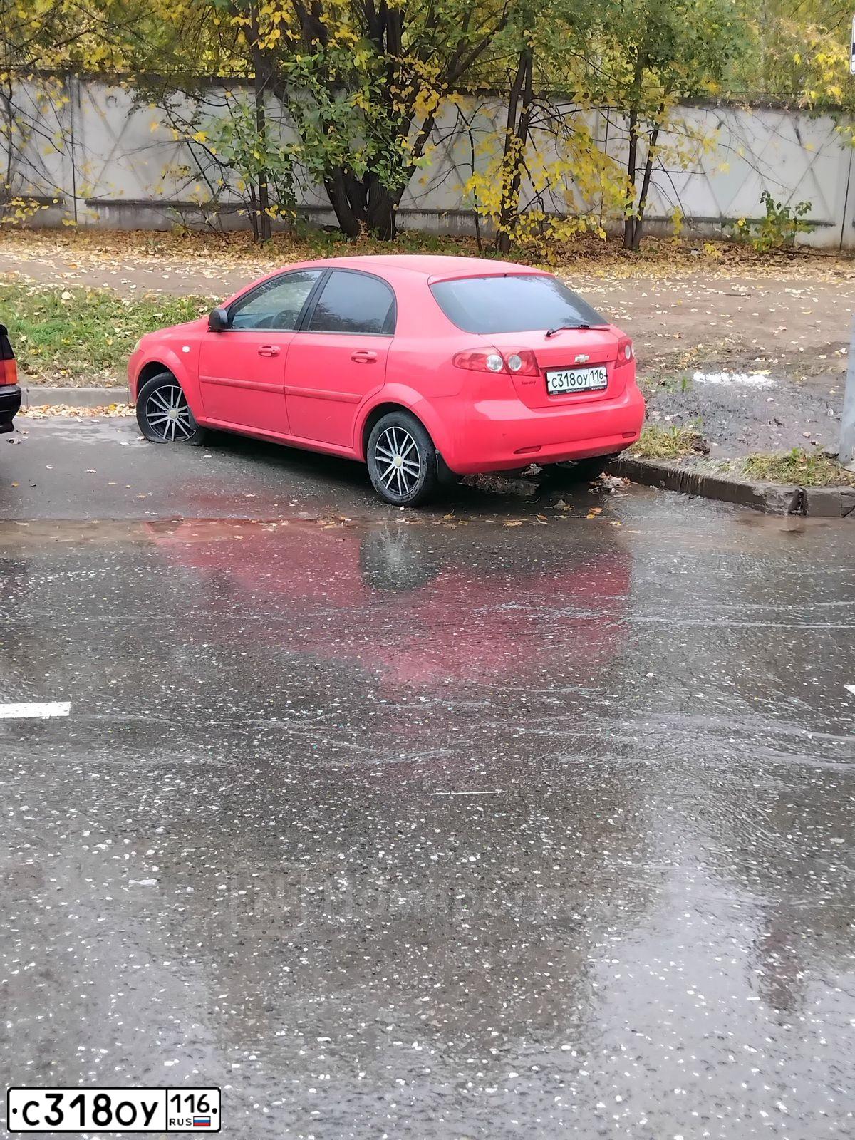 Фото автомобиля CHEVROLET LACETTI, 2008 — госномер С318ОУ116. Цвет: КРАСНЫЙ
