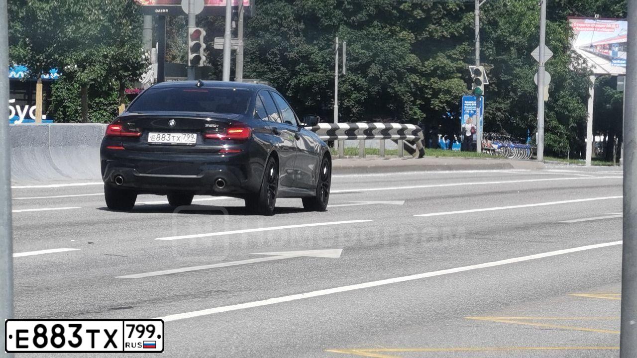 Фото автомобиля BMW SERIE 3, 2020 — госномер Е883ТХ799. Цвет: ЧЕРНЫЙ