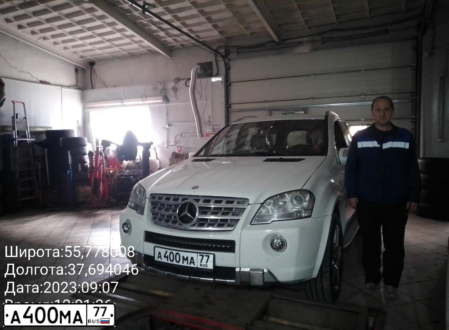 Фото автомобиля МЕРСЕДЕС-БЕНЦ ML 320 CDI 4 MATIC, 2009 — госномер О588КК71. Цвет: Белый