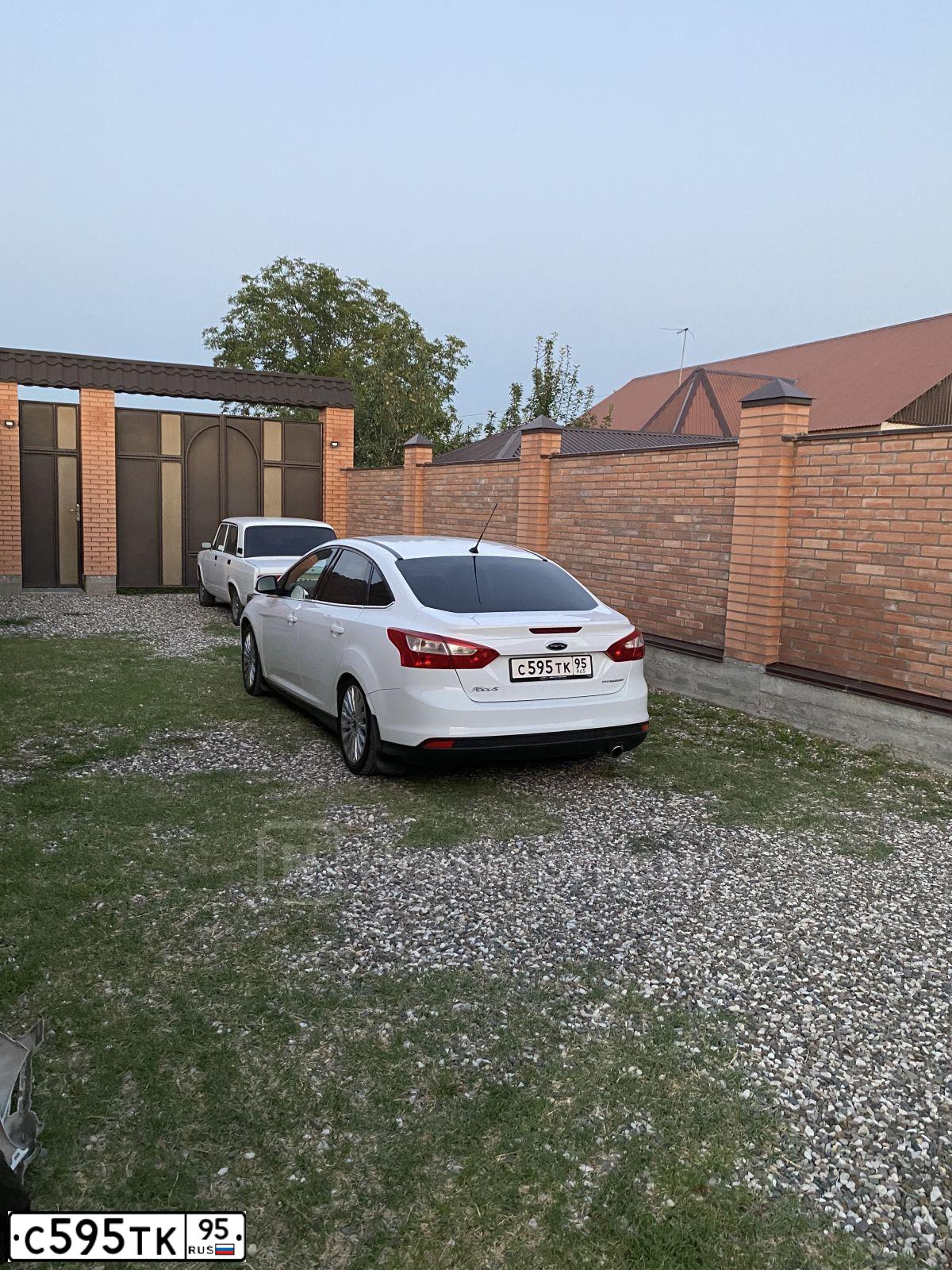 Фото автомобиля LADA 2170 PRIORA, 2012 — госномер М180МТ142. Цвет: СВЕТЛО-СЕРЕБРИСТЫЙ МЕТАЛЛ