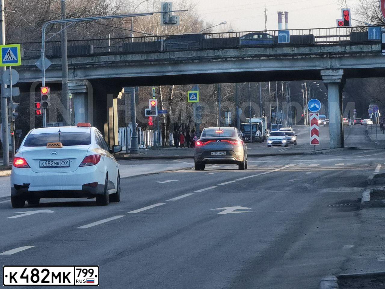 Фото автомобиля HYUNDAI SOLARIS, 2014 — госномер К482МК799. Цвет: БЕЛЫЙ-ЖЕЛТЫЙ-СЕРЫЙ