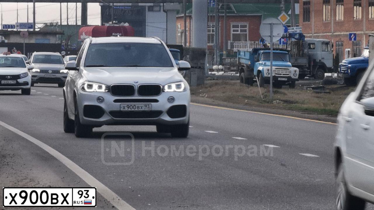 Фото автомобиля BMW X5, 2016 — госномер Х900ВХ193. Цвет: БЕЛЫЙ МЕТАЛЛИК