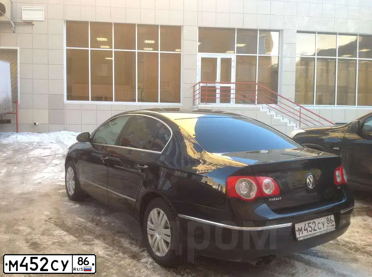 Фото автомобиля VOLKSWAGEN PASSAT, 2008 — госномер Т335ВА186. Цвет: ЧЕРНЫЙ