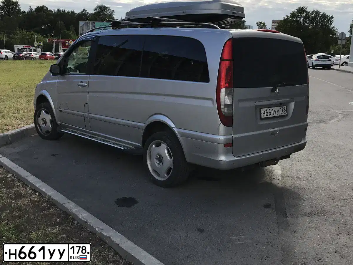 Фото автомобиля MERCEDES VIANO, 2007 — госномер М103ХК178. Цвет: Серебристый