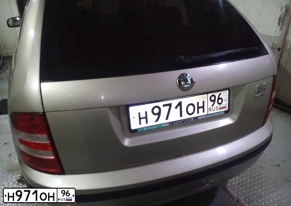 Фото автомобиля SKODA FABIA, 2005 — госномер М315ЕР193. Цвет: ПЕСОЧНЫЙ
