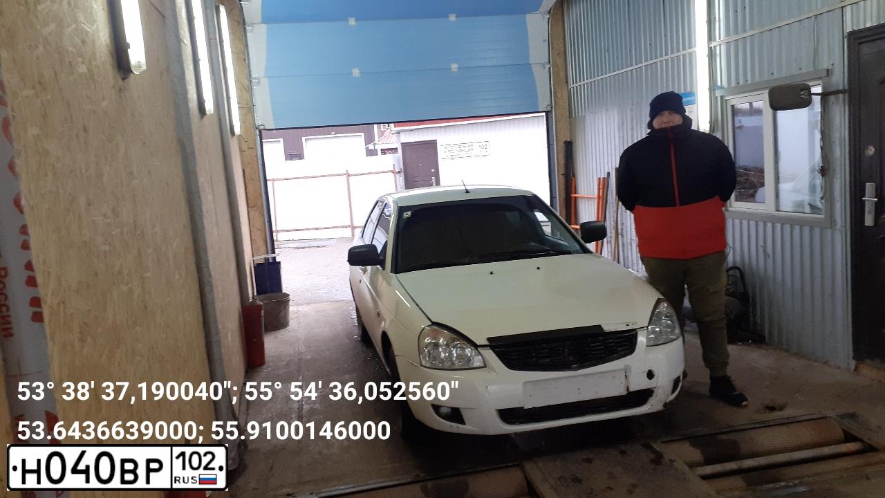 Фото автомобиля LADA PRIORA, 2011 — госномер М560ТВ702. Цвет: Белый