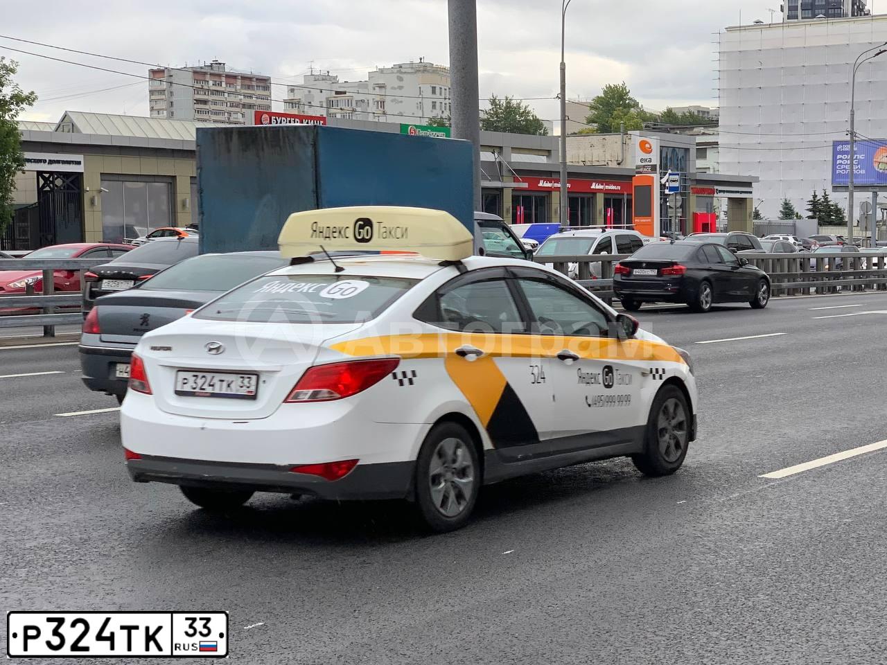 Фото автомобиля HYUNDAI SOLARIS, 2016 — госномер Р324ТК33. Цвет: БЕЛЫЙ-ЖЕЛТЫЙ-СЕРЫЙ