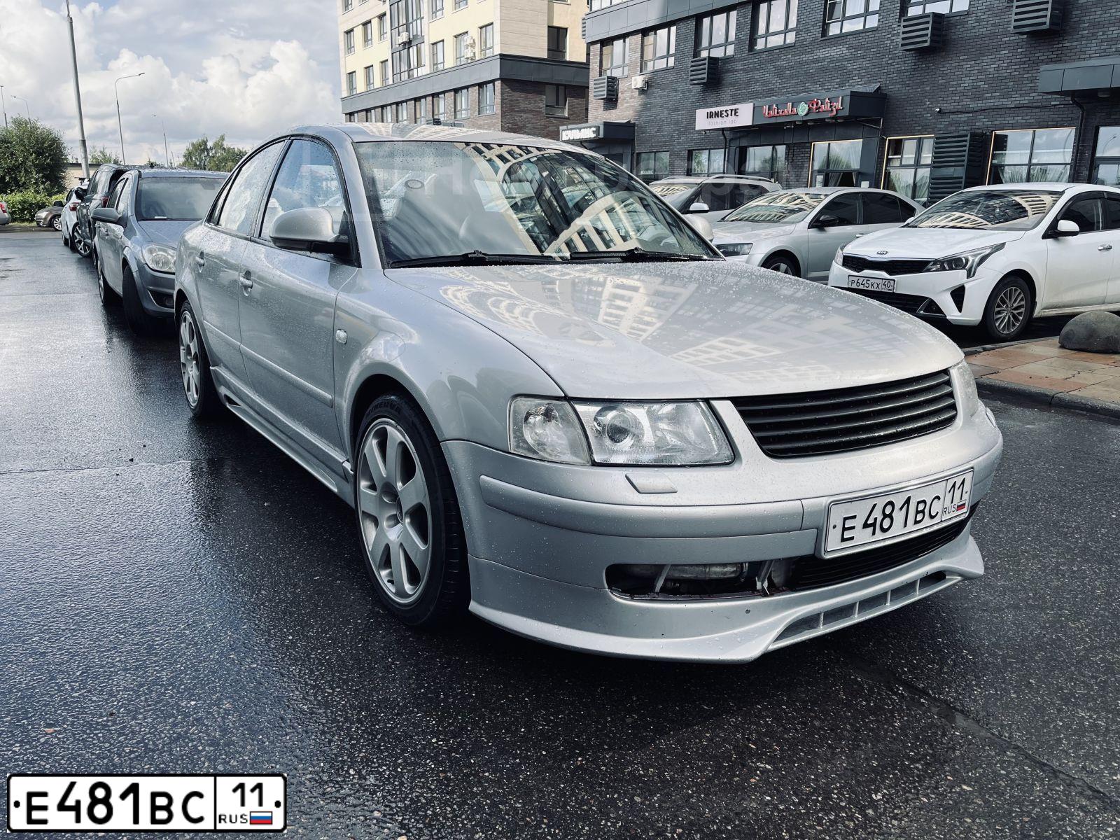 Фото автомобиля VOLKSWAGEN PASSAT, 1999 — госномер У060РУ190. Цвет: Серый