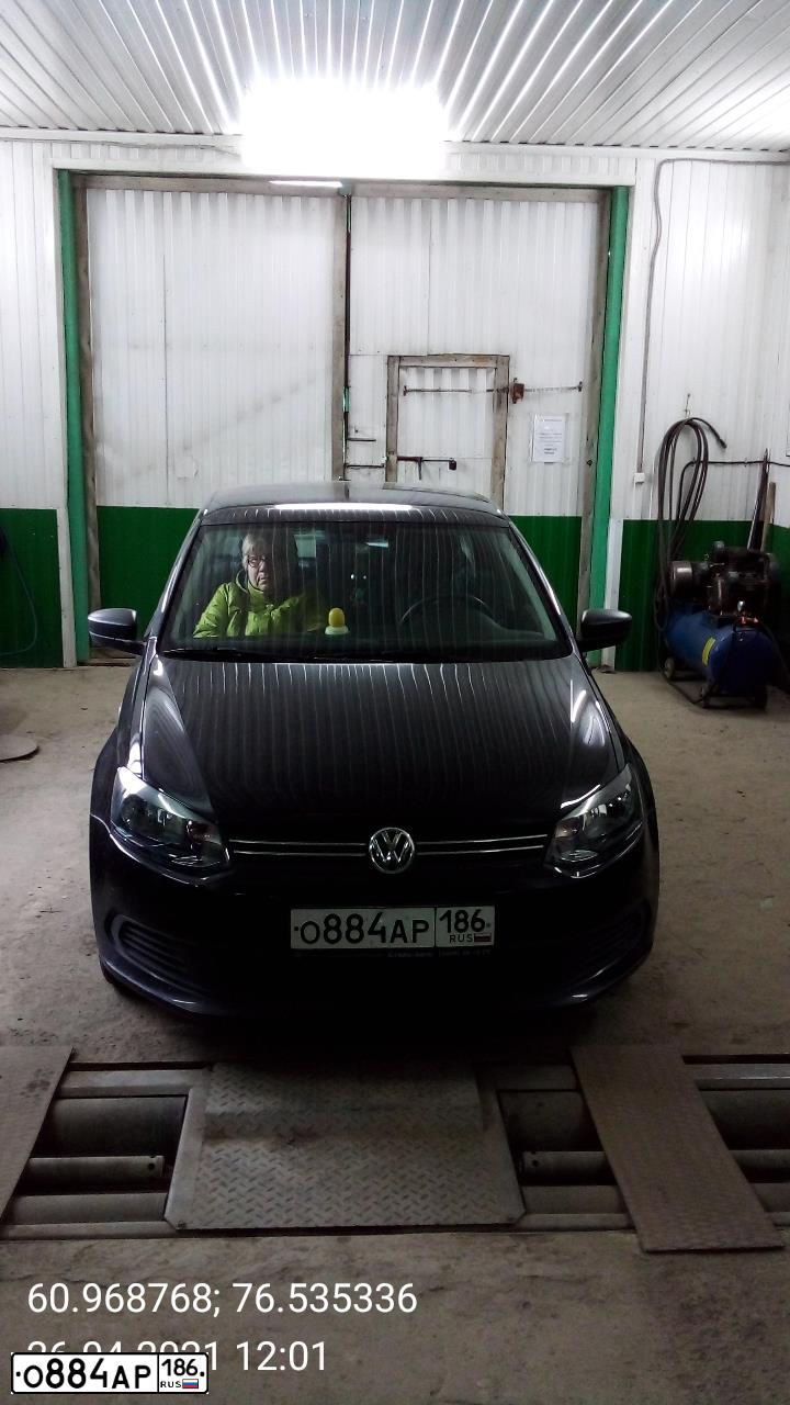 Фото автомобиля VOLKSWAGEN POLO, 2014 — госномер В049РХ155. Цвет: ЧЕРНЫЙ