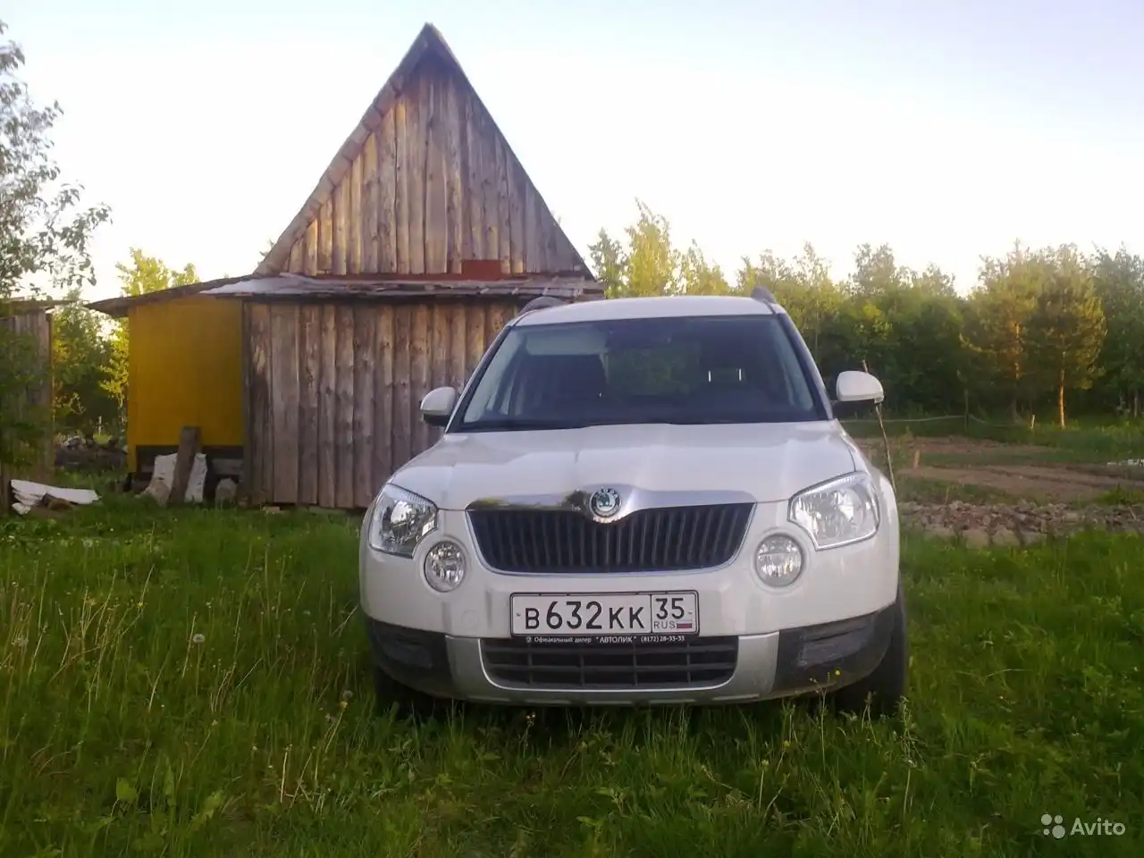 Фото автомобиля SKODA YETI, 2010 — госномер Н272НС76. Цвет: БЕЛЫЙ