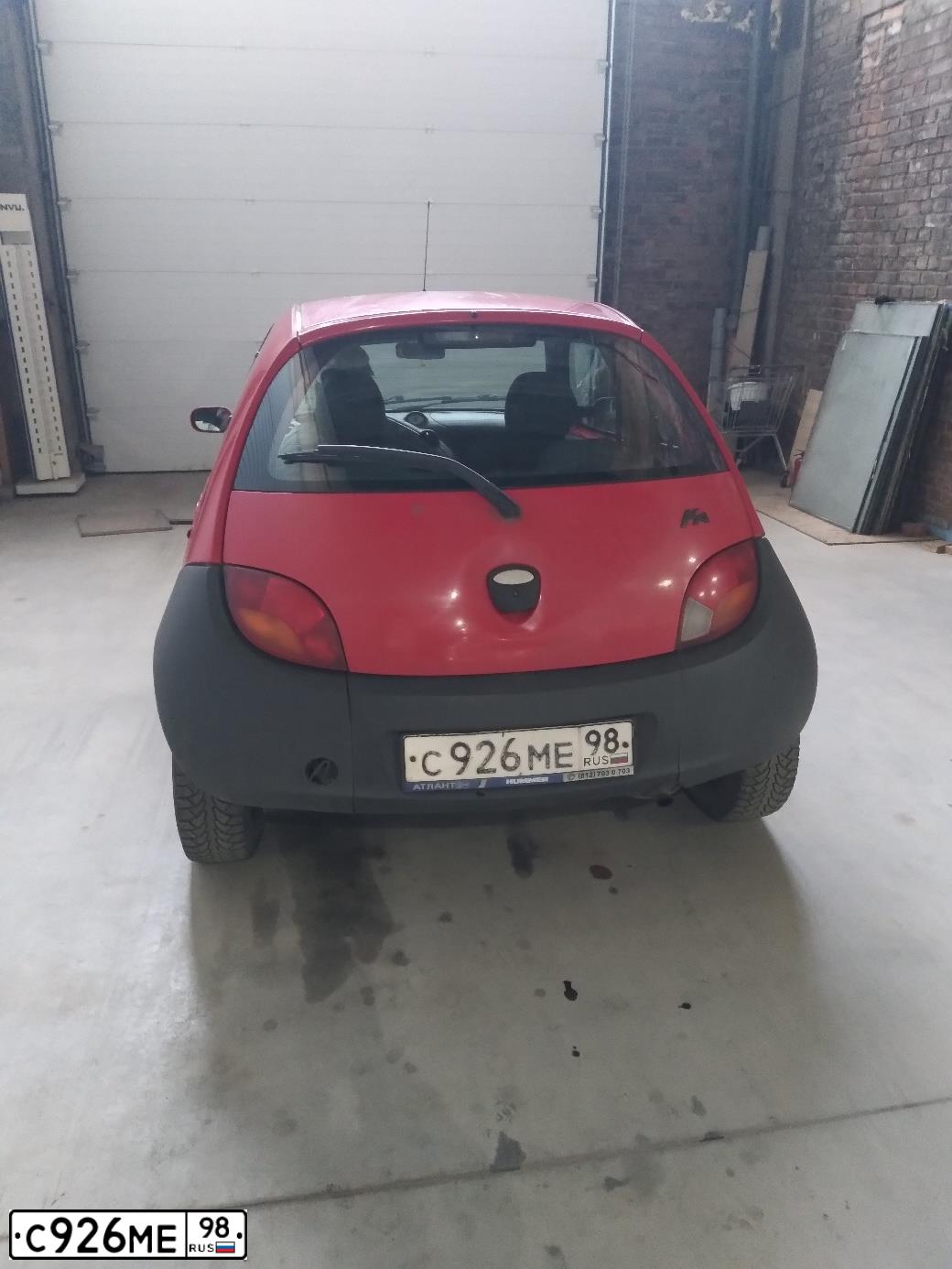 Фото автомобиля FORD KA, 2000 — госномер С926МЕ98. Цвет: КРАСНЫЙ