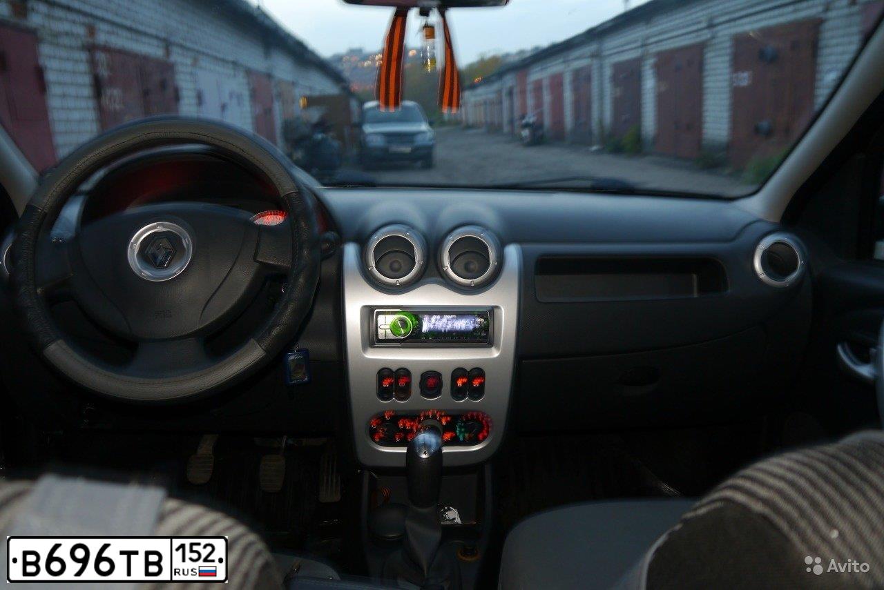 Фото автомобиля RENAULT LOGAN, 2011 — госномер В696ТВ152. Цвет: ЧЕРНЫЙ