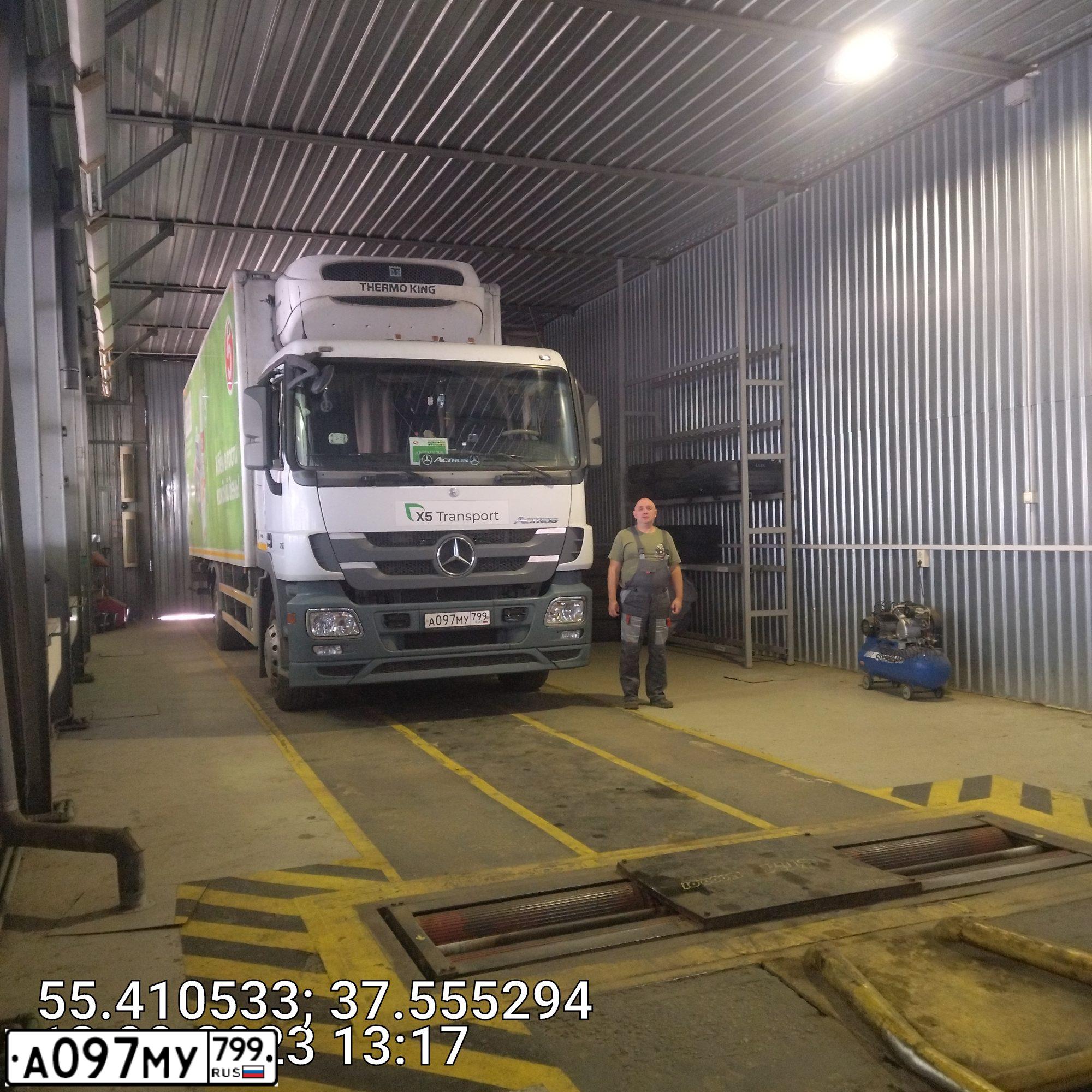 Фото автомобиля MERCEDES ACTROS, 2018 — госномер А097МУ799. Цвет: БЕЛЫЙ
