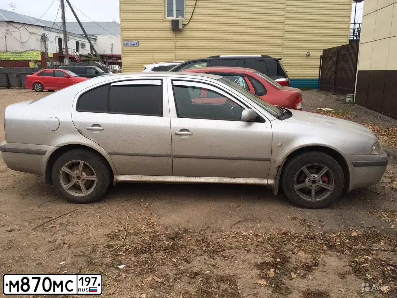 Фото автомобиля KIA RIO, 2011 — госномер М870МС197. Цвет: БЕЖЕВЫЙ