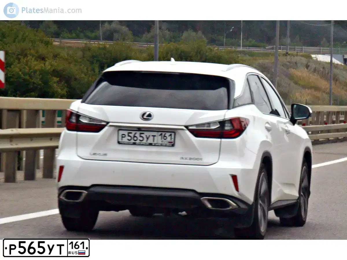 Фото автомобиля LEXUS RX, 2016 — госномер Р565УТ161. Цвет: БЕЛЫЙ