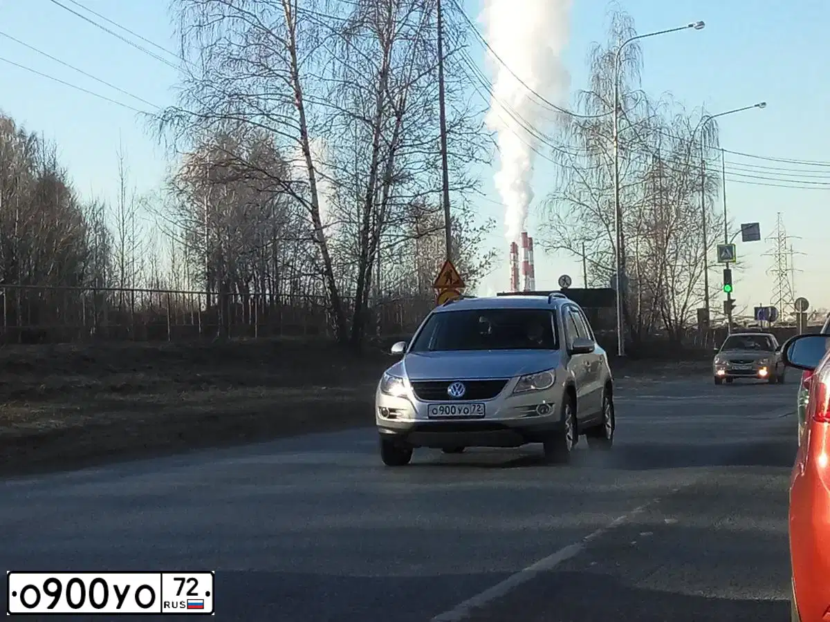 Фото автомобиля LADA 2190 GRANTA, 2012 — госномер О100ХТ72. Цвет: СЕРЕБРИСТО-КРАСНЫЙ
