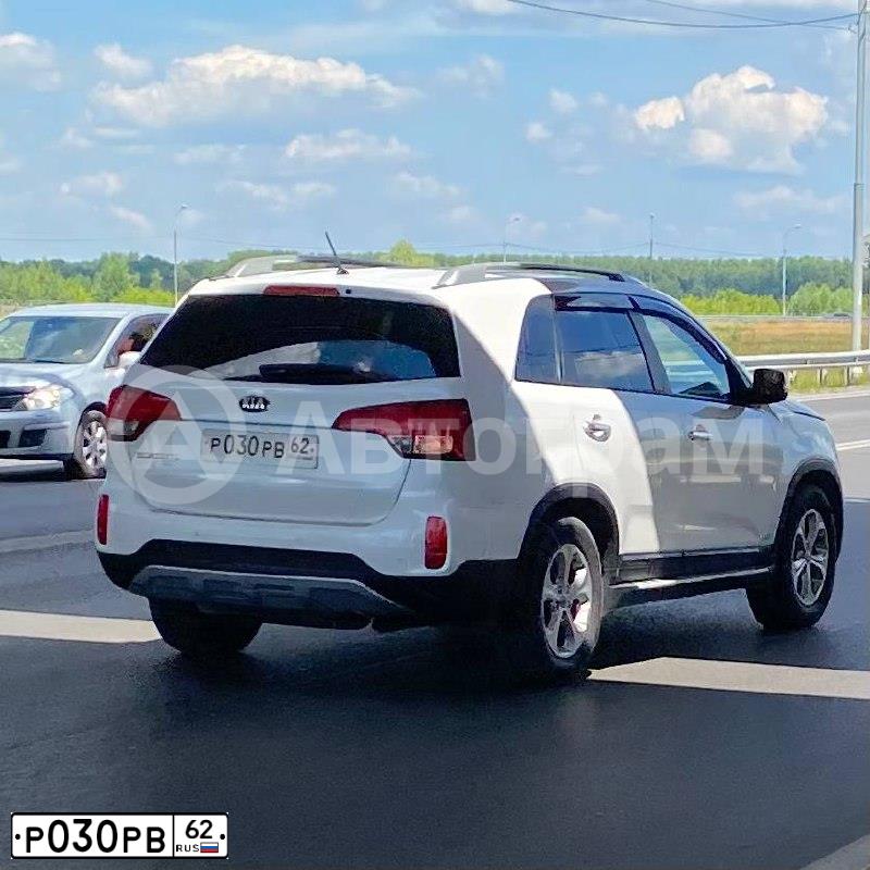 Фото автомобиля KIA SORENTO, 2014 — госномер Р030РВ62. Цвет: КОРИЧНЕВЫЙ